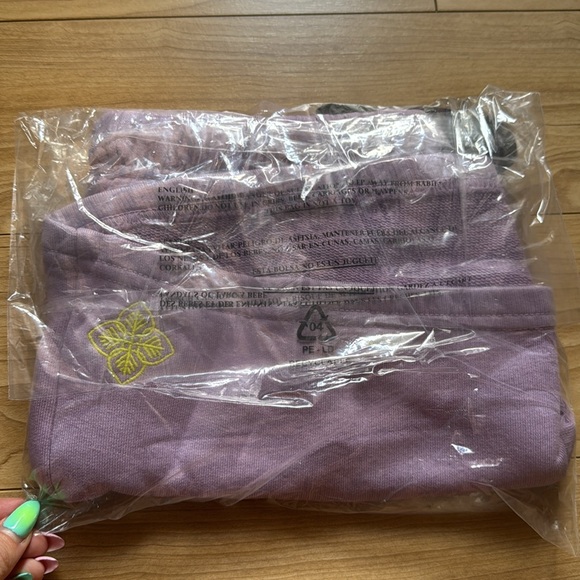 Camp Aspen Contrast Raglan Sweatshort - Picture 3 of 3